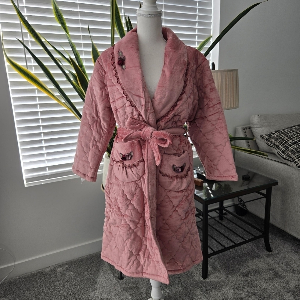 Charisma Leisure Wear Bath Robe. Thick Quilted. Size Medium.